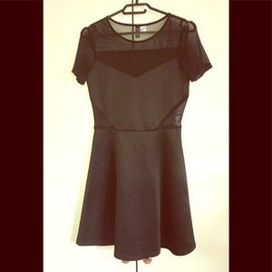 ⭐️4/$25 or 2/$15 Black Skater Dress w/mesh